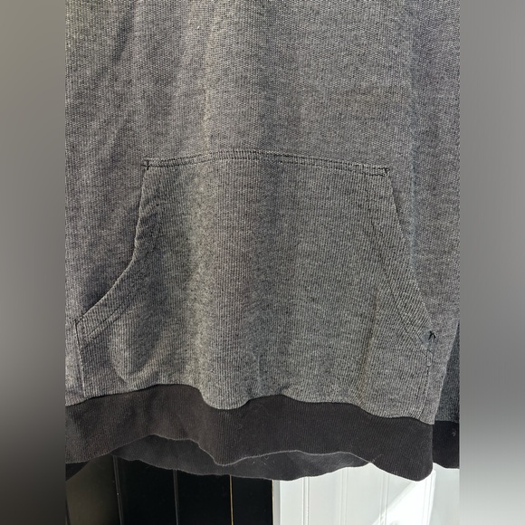 DC dark grey /black men’s hoodie - Picture 3 of 6